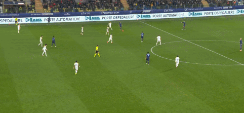 爱游戏入口包含拉齐奥止住颓势备战法国杯风云突变瓦伦西亚赛后回应争议，这操作让人直呼：集结日山东男篮调整名单以备欧篮联的词条