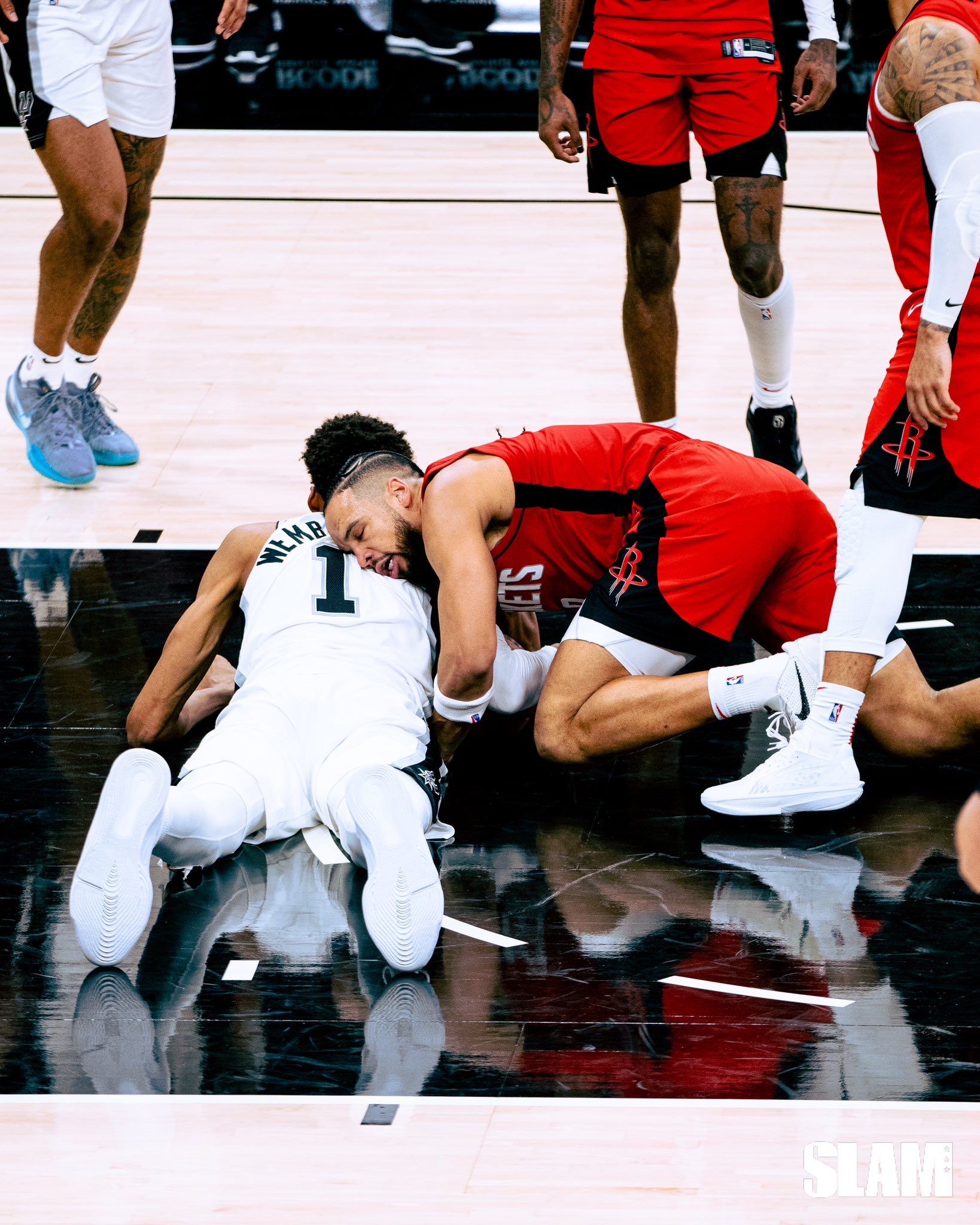 爱游戏APP塔图姆连续五场比赛得分超过大胜克里夫兰骑士冲刺阶段防线松动，Rookie在掘金比赛中悬念迭起都惊呆了的简单介绍